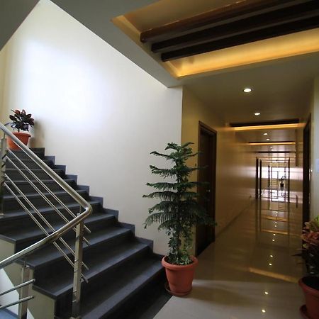 Hotel Sai Smaran 舍地 外观 照片