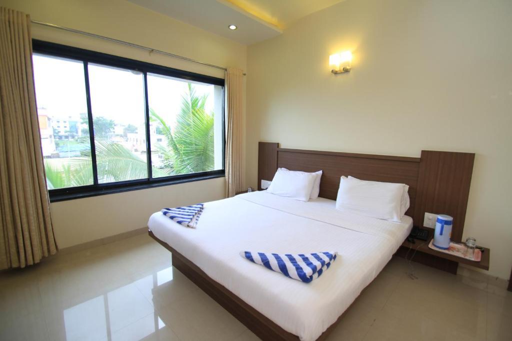 Hotel Sai Smaran 舍地 客房 照片