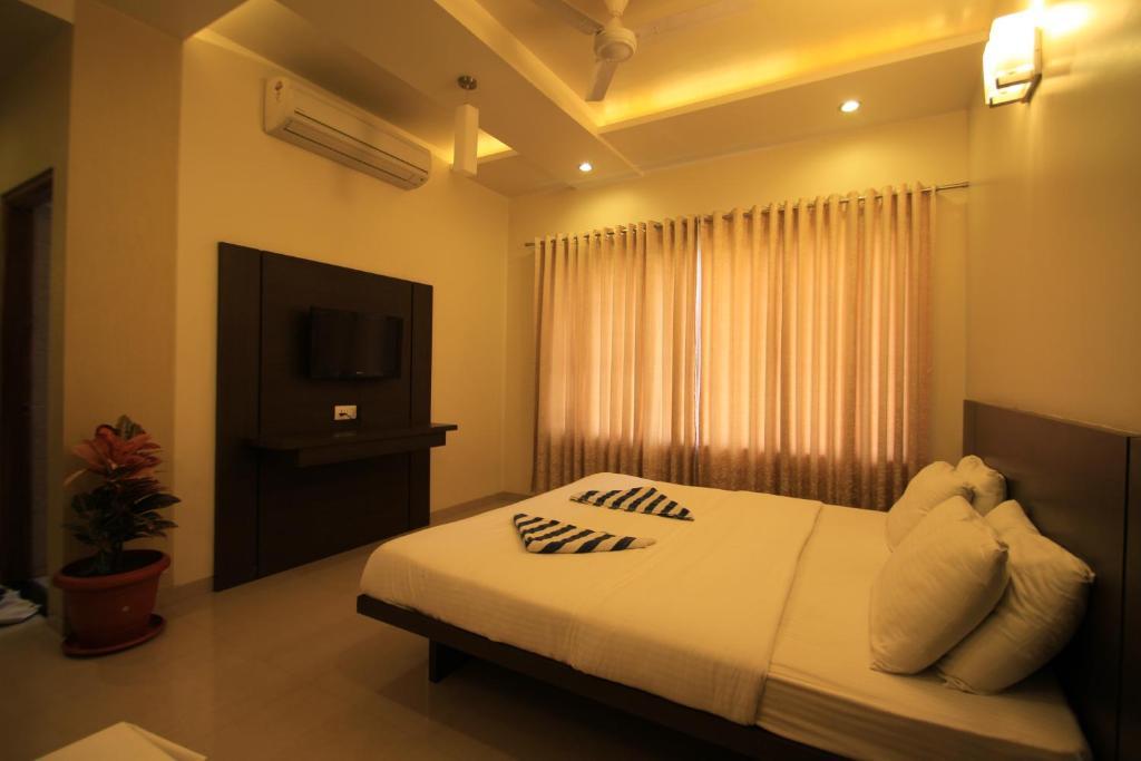 Hotel Sai Smaran 舍地 客房 照片