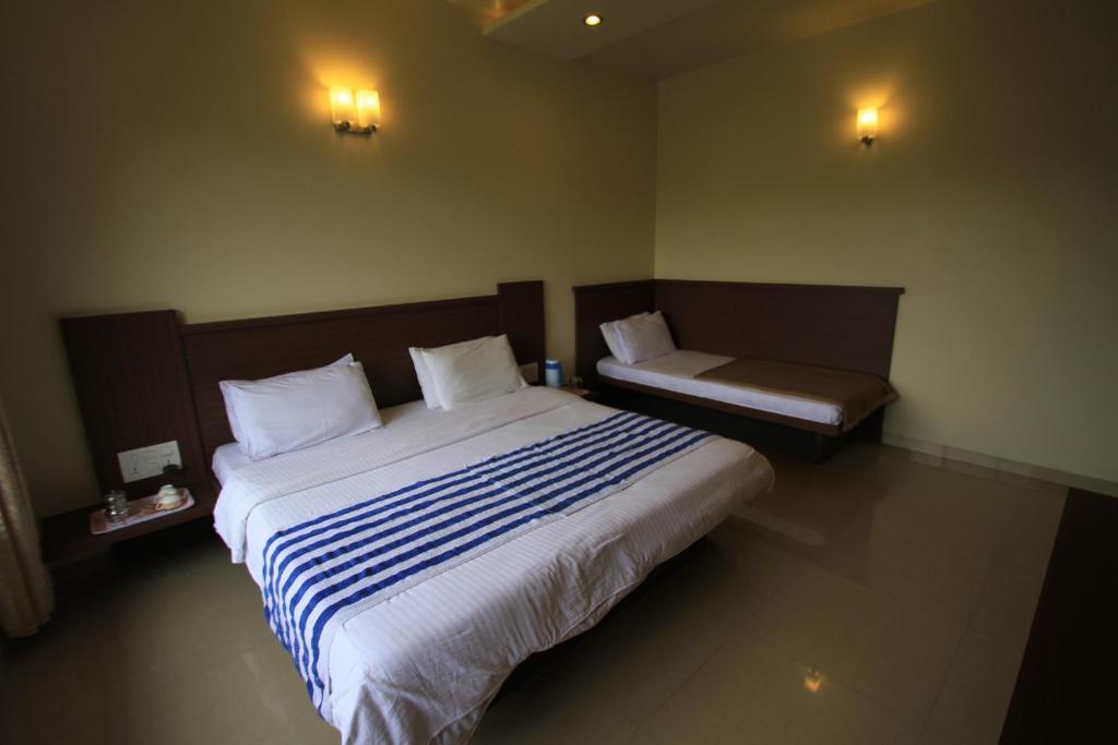 Hotel Sai Smaran 舍地 客房 照片
