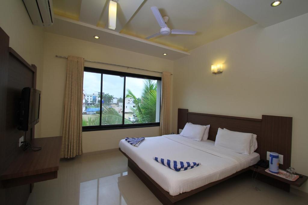 Hotel Sai Smaran 舍地 客房 照片