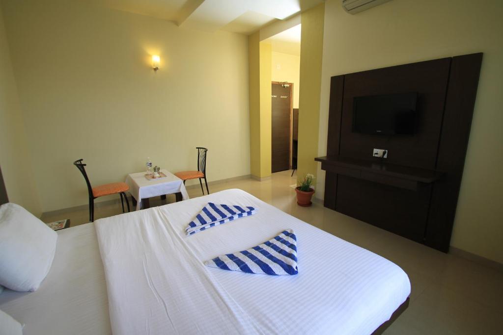 Hotel Sai Smaran 舍地 客房 照片