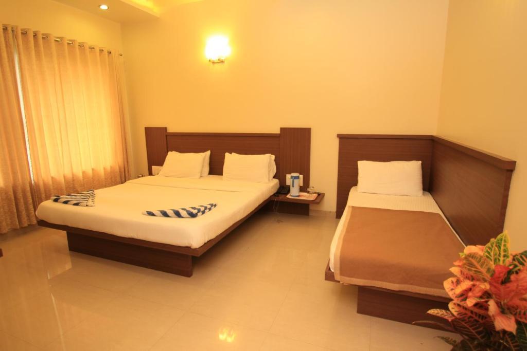 Hotel Sai Smaran 舍地 客房 照片