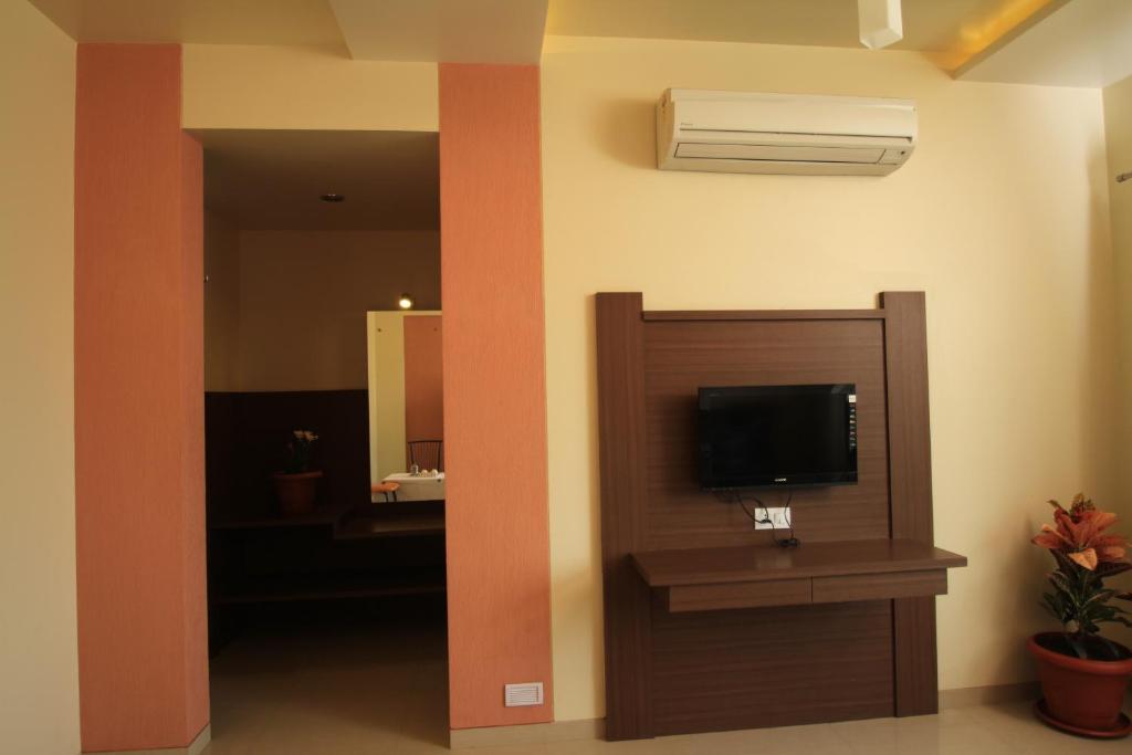Hotel Sai Smaran 舍地 客房 照片