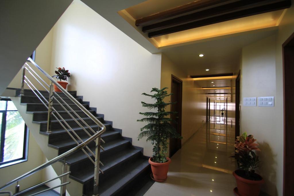 Hotel Sai Smaran 舍地 外观 照片