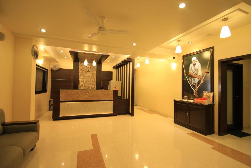 Hotel Sai Smaran 舍地 外观 照片