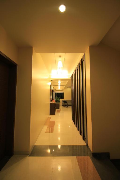 Hotel Sai Smaran 舍地 外观 照片